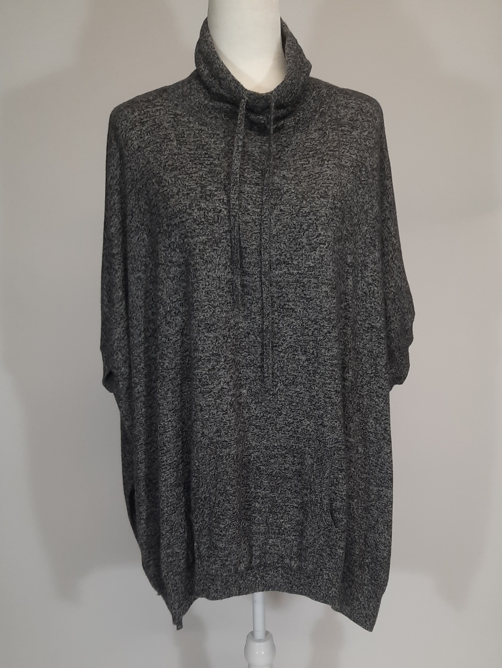 Gap Body Charcoal Poncho, Size XS/S